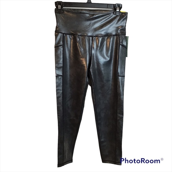 Ideology Pants - Legging Large, Black. Has Leg pockets Stretch NWT Ideology